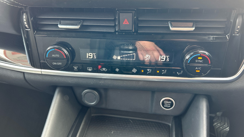 Nissan Qashqai 1.3 DiG-T MH N-Connecta 5dr Petrol Hatchback